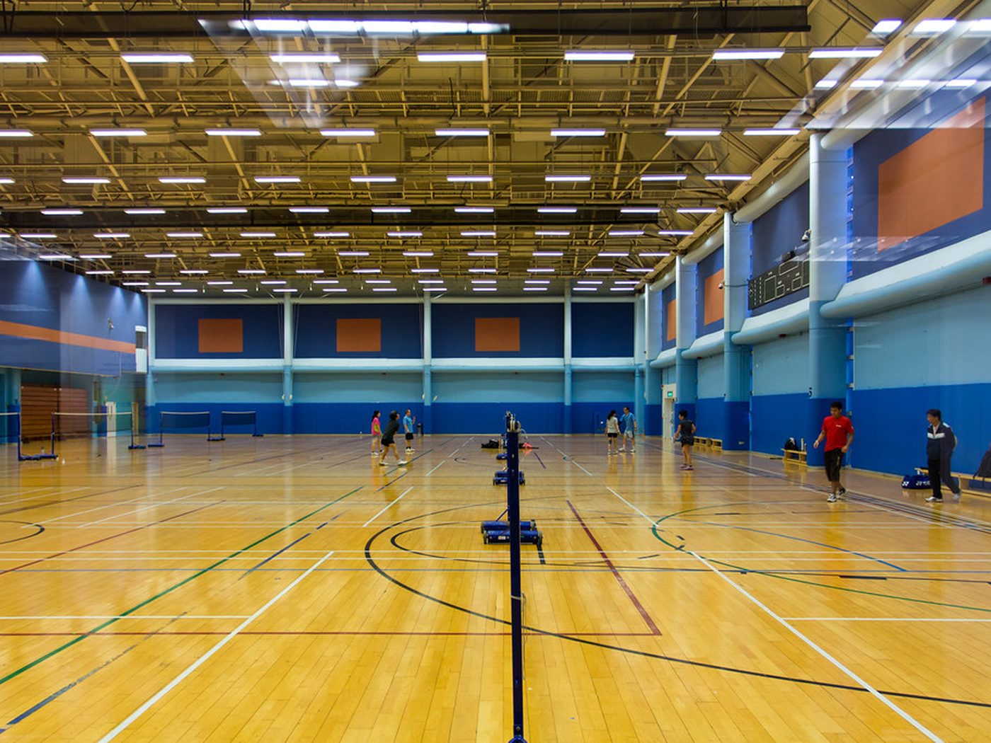 Badminton photo: indoor court